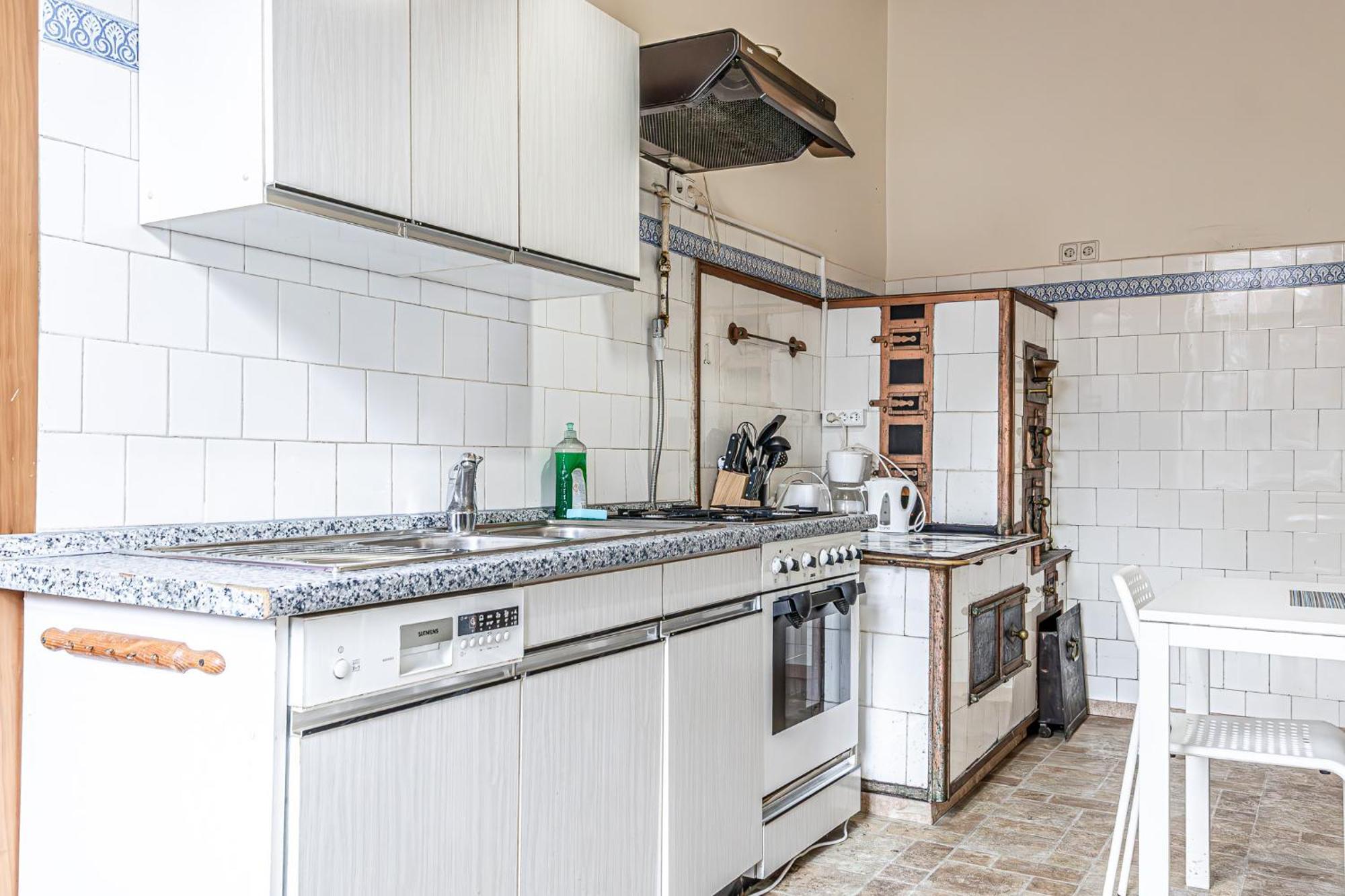 Stylish 2br Retreat Steps From Akh & Volksoper Apartment