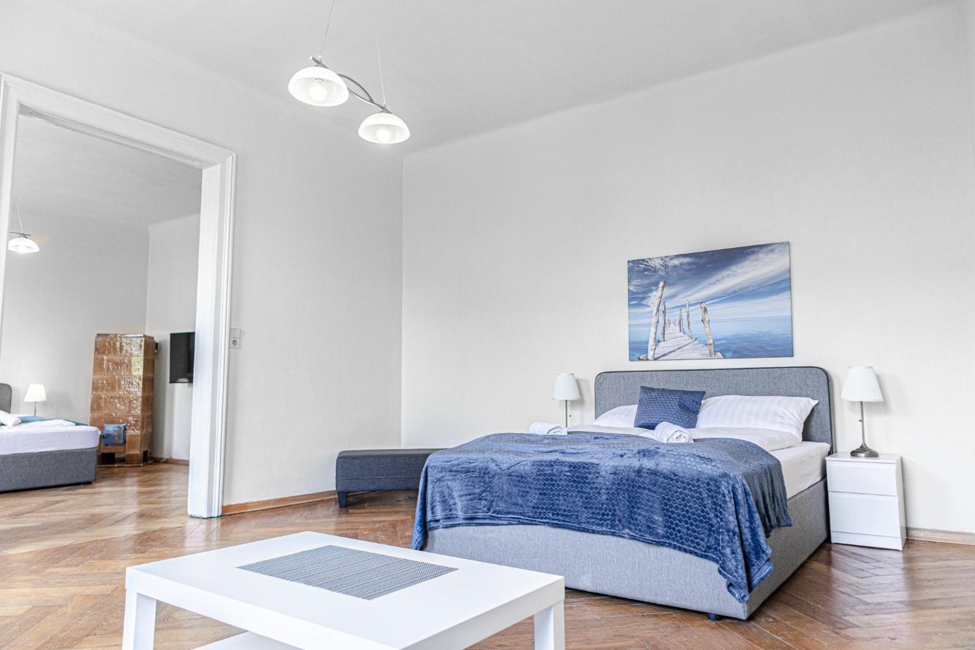 Stylish 2br Retreat Steps From Akh & Volksoper Apartment