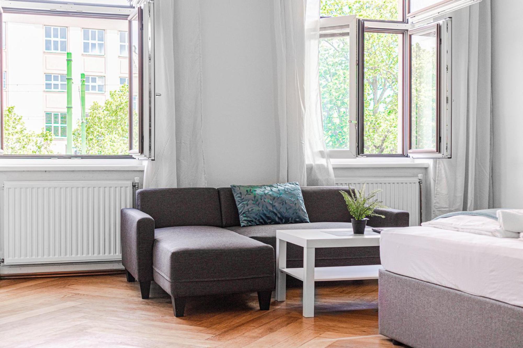 Stylish 2br Retreat Steps From Akh & Volksoper * Vienna