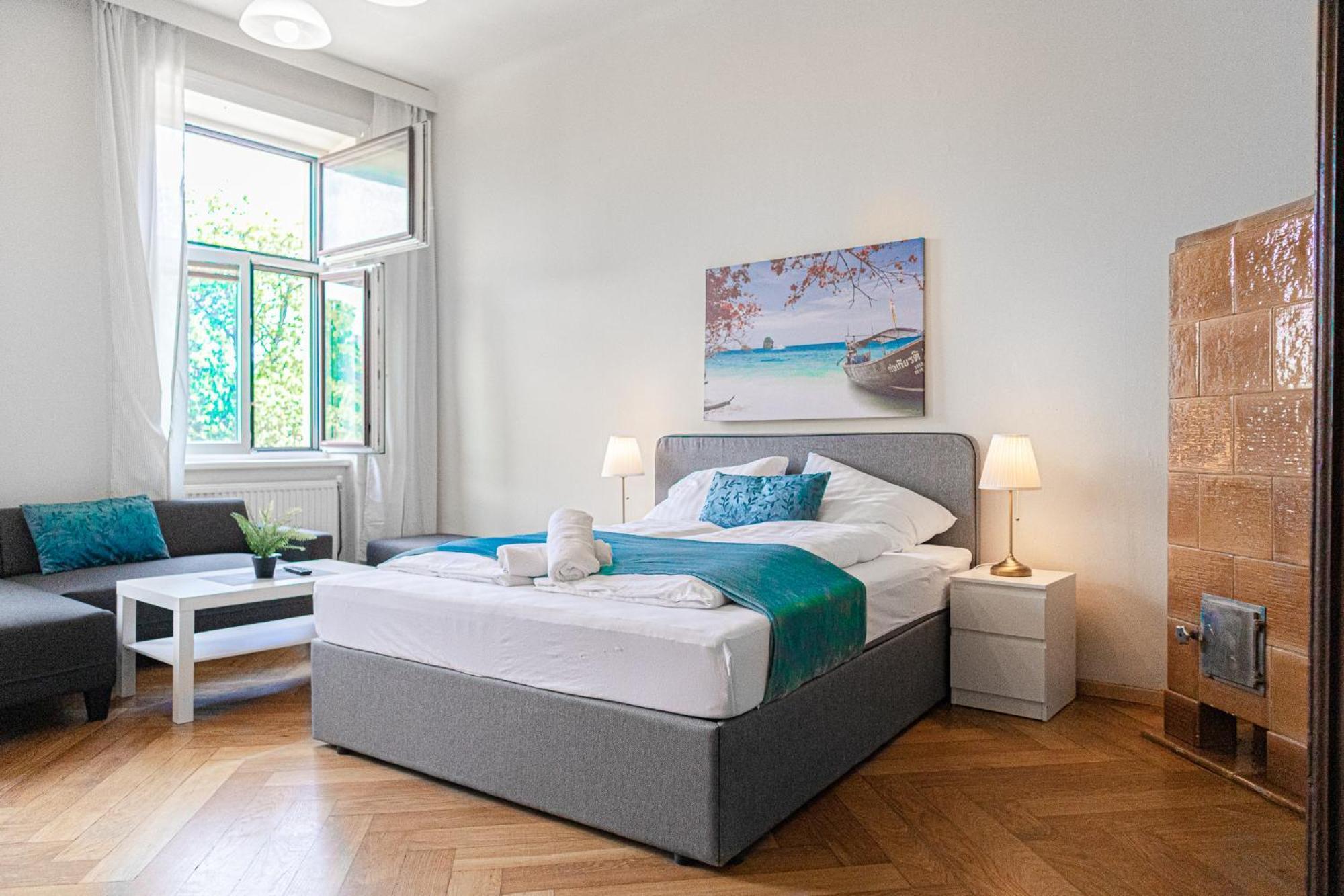 Stylish 2br Retreat Steps From Akh & Volksoper Vienna