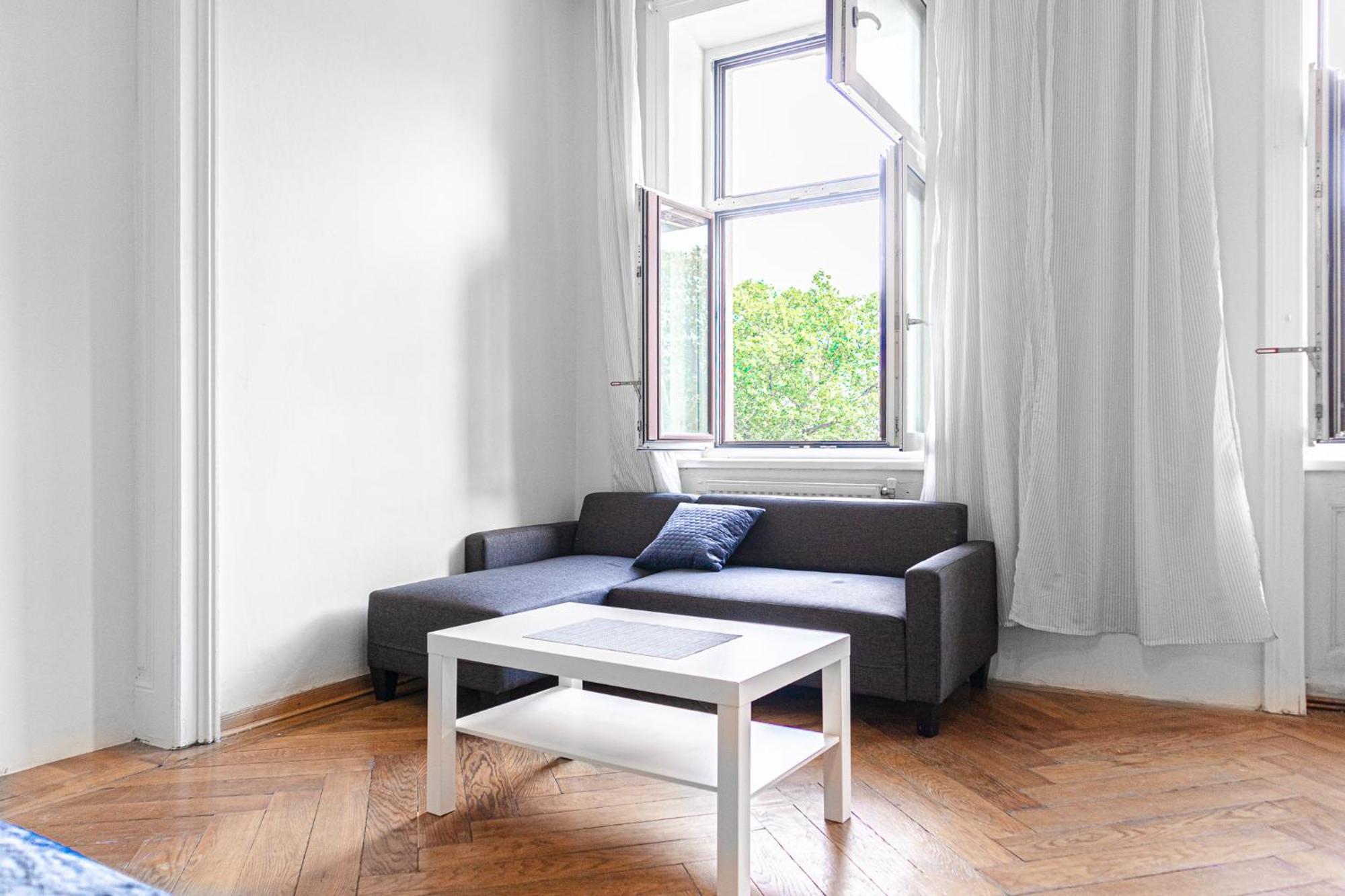 Stylish 2br Retreat Steps From Akh & Volksoper *
