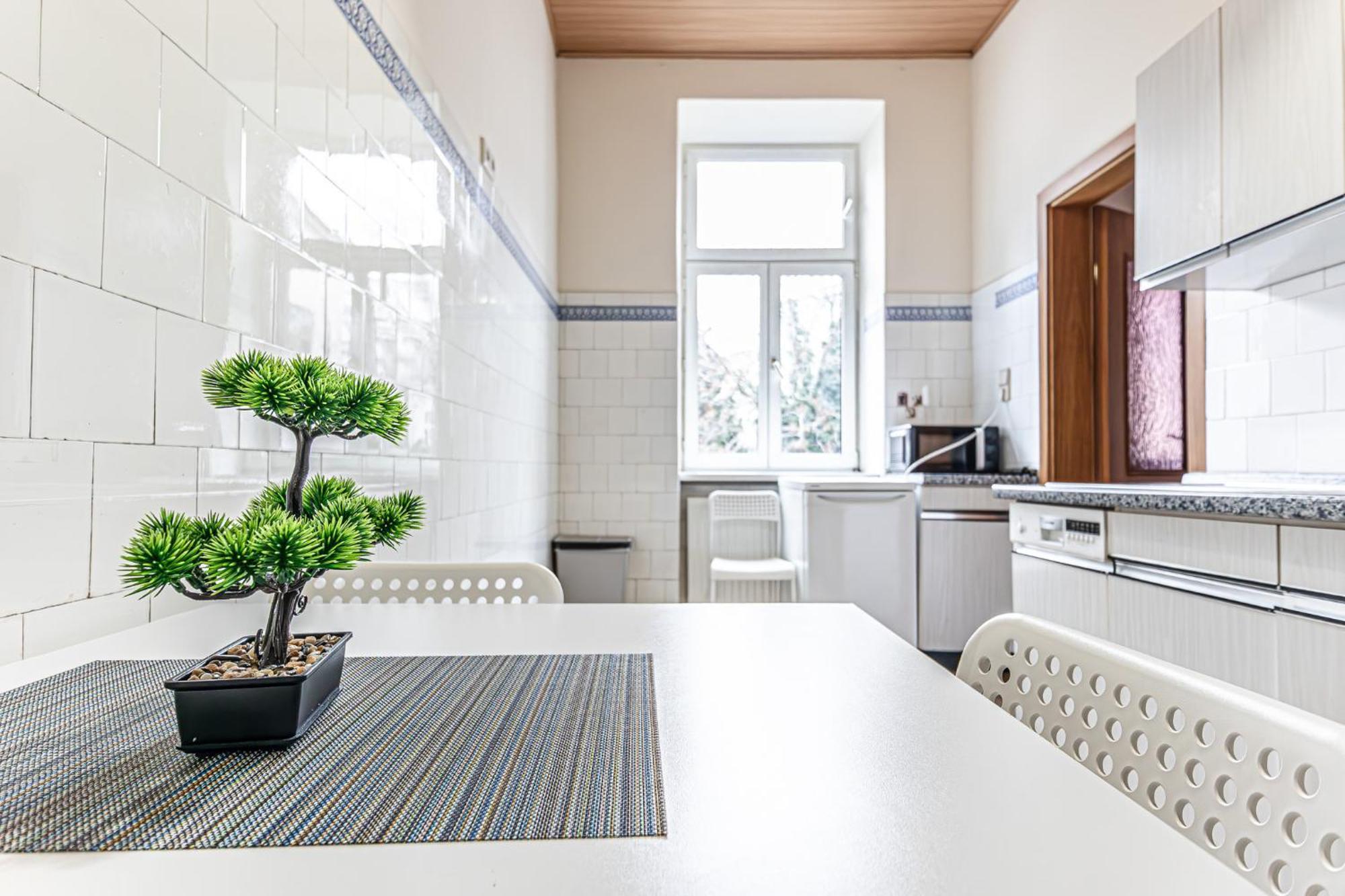 Stylish 2br Retreat Steps From Akh & Volksoper * Vienna