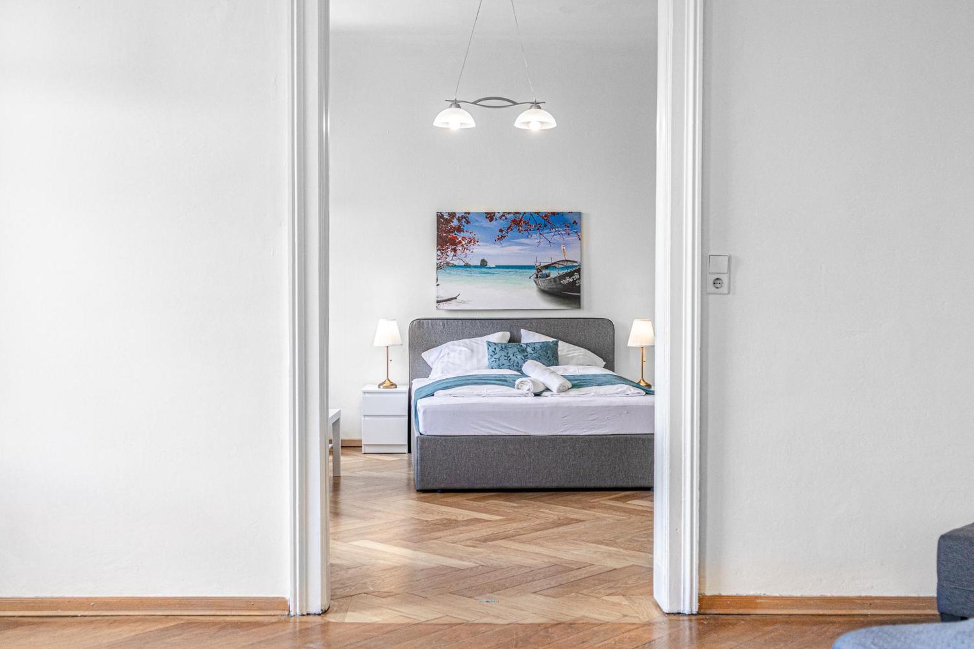 Stylish 2br Retreat Steps From Akh & Volksoper Vienna
