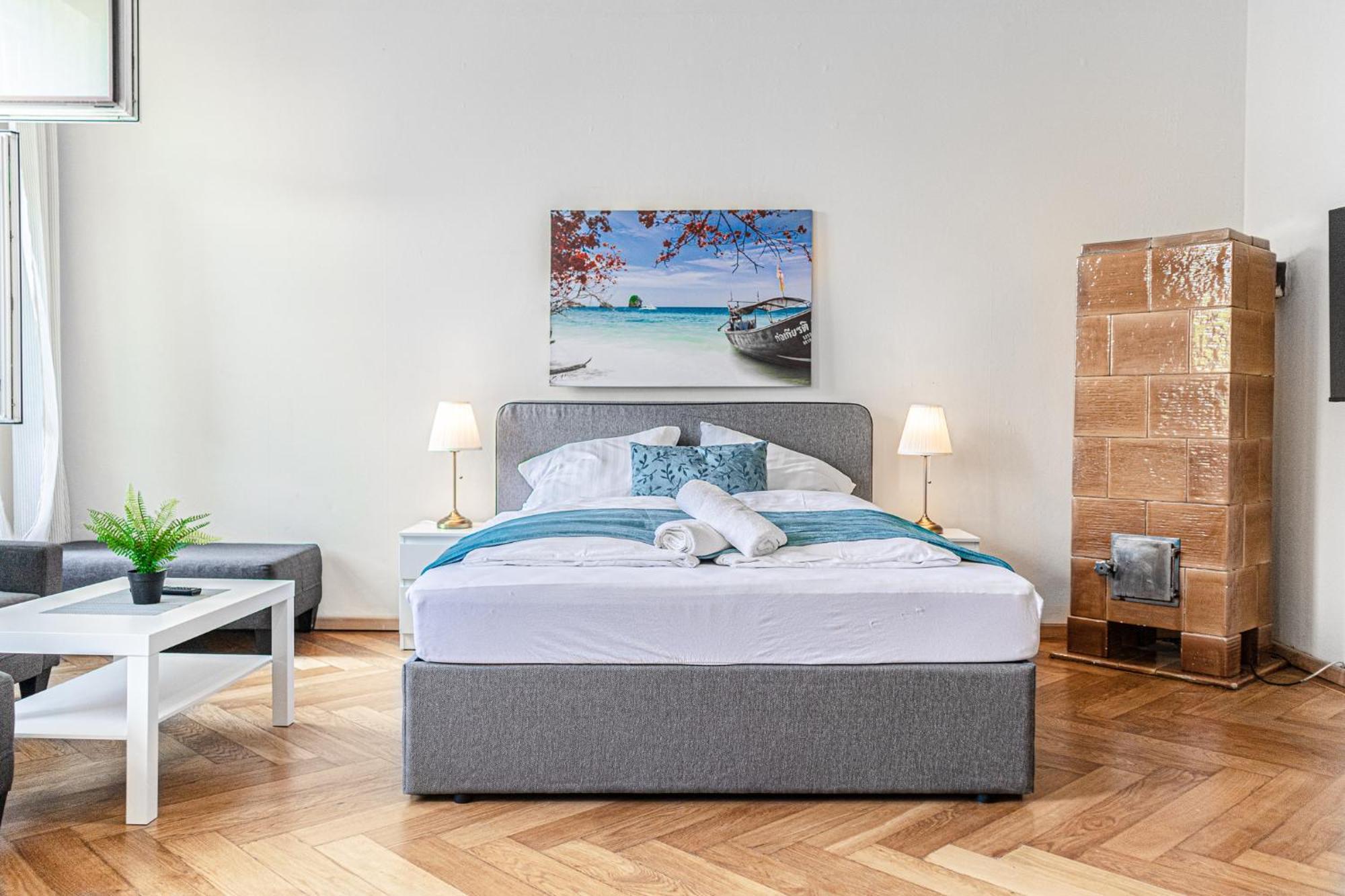 Stylish 2br Retreat Steps From Akh & Volksoper Appartamento *