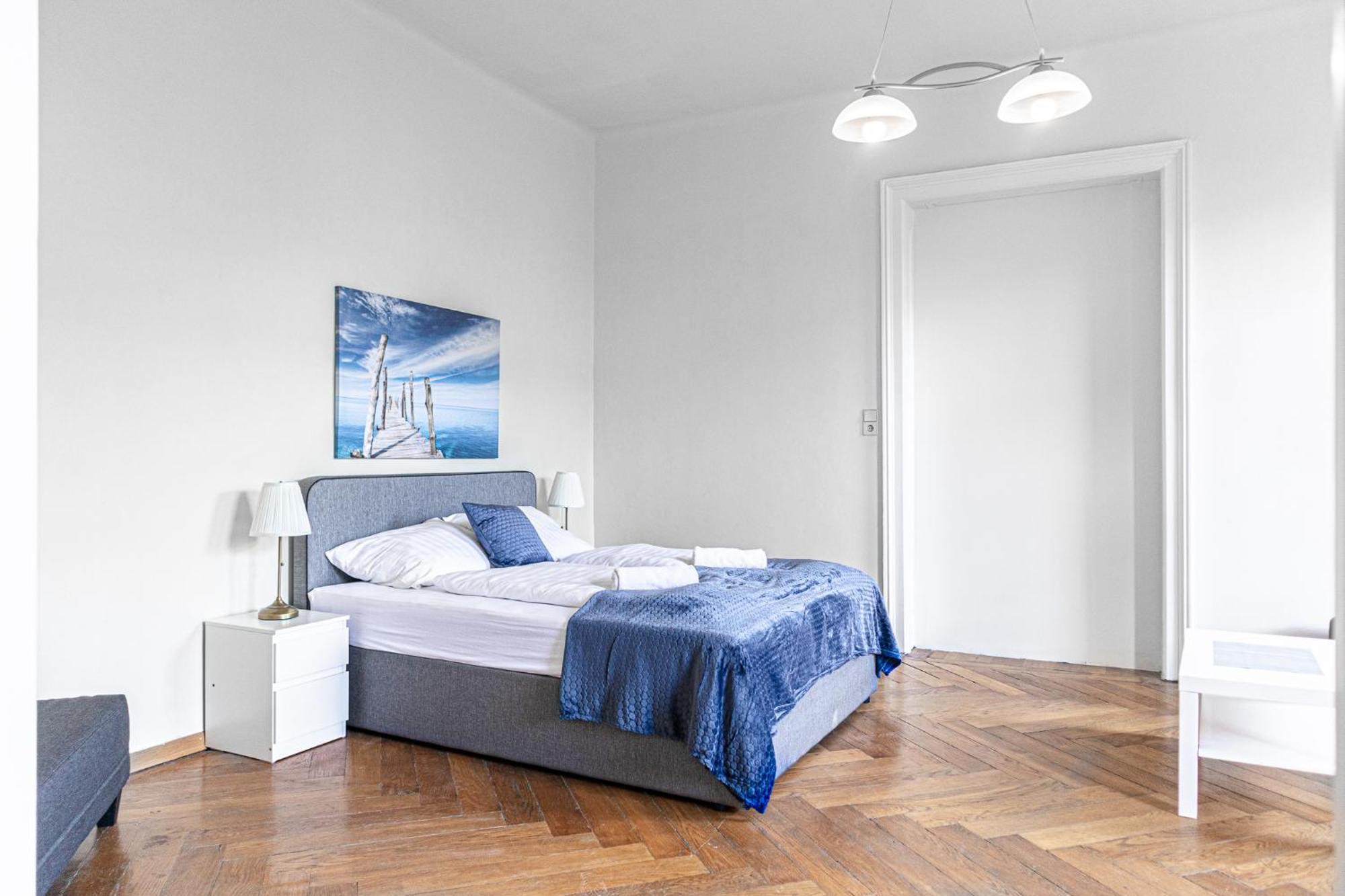 Stylish 2br Retreat Steps From Akh & Volksoper Vienna